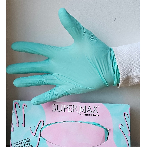 BEZ PŪDERA TIRKĪZA AR TEKSTŪRU UZ PIRKSTIEM