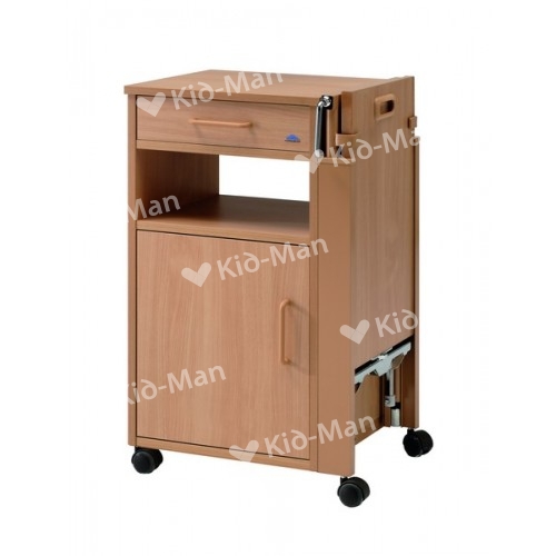 Koka skapītis pie gultas ar plauktu